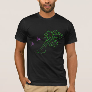 Camiseta Árvore e pássaros artísticos