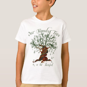 Camiseta Árvore familiar um pouco torcida