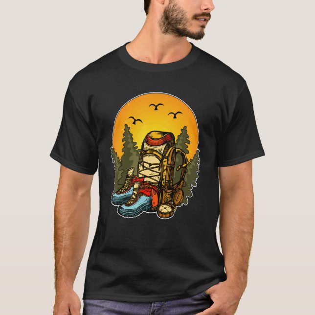 Camiseta Árvores ao ar livre caminham mochilas montanhosas (Frente)