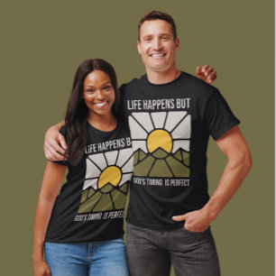 Camiseta As Coisas Acontecem, Mas O Tempo De Deus É Perfeit