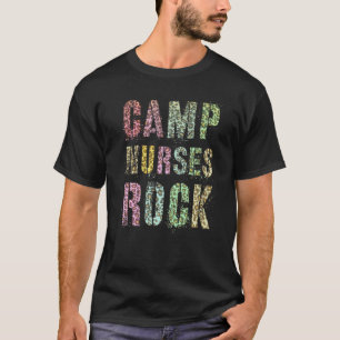 Camiseta As Enfermeiras de Acampamento Fazem Rock Estampa d