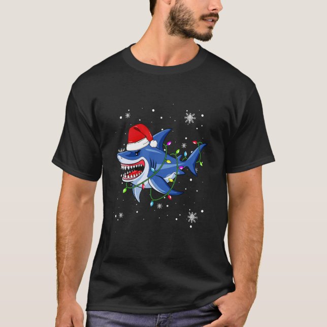 Camiseta As Luzes de Natal do Tubarão Lançaram o Natal (Frente)
