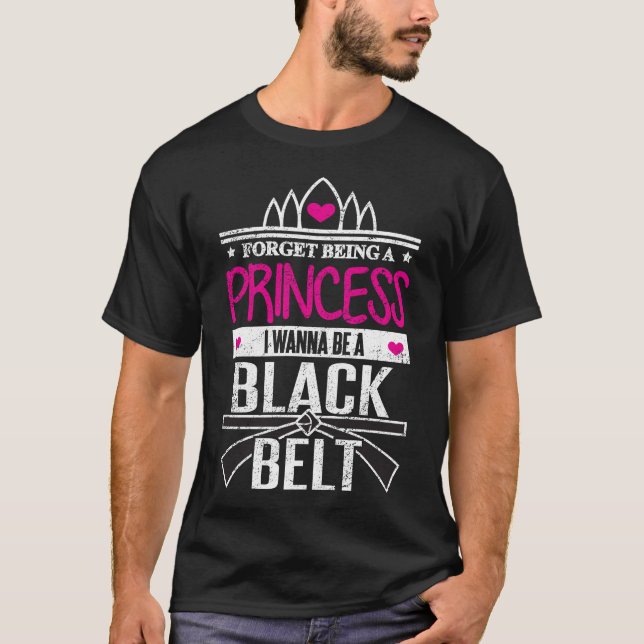 Camiseta As meninas do karaté esquecem a princesa Ser um (Frente)