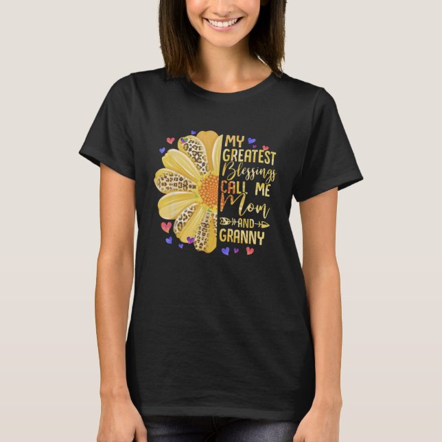 Camiseta As Minhas Maiores Bênçãos Chamam-Me Mãe E Avó Moth (Frente)