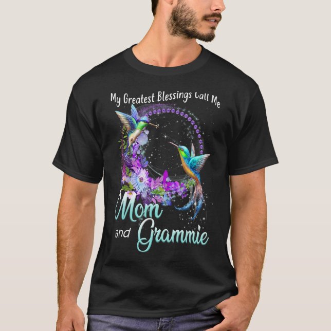 Camiseta As Minhas Maiores Bênçãos Chamam-Me Mãe E Grammie  (Frente)