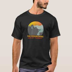 Camiseta As Montanhas São A Minha Terapia - Subindo Mou