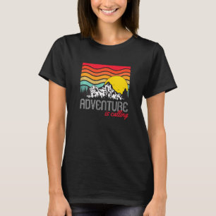 Camiseta As mulheres Adventure chamam de Hiking Graphic Fun