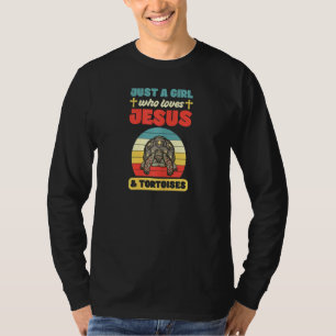 Camiseta As Mulheres Apenas Uma Menina Que Ama Jesus E Tort