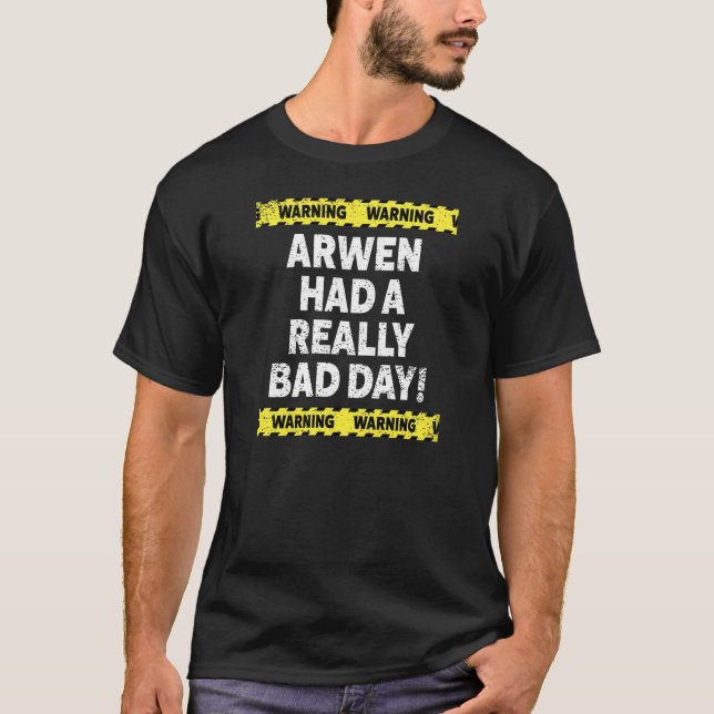 Camiseta As Mulheres Avisam Que A Arwen Teve Um Dia Muito R (Frente)