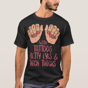 Camiseta As Mulheres Nail Tech Com Tatuagens De Olhos Bonit