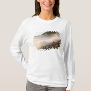 Camiseta As ondas varrem as pedras em Monument