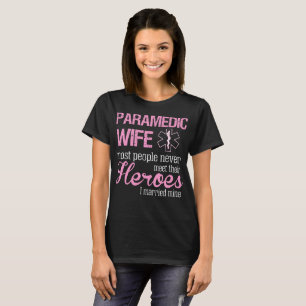 Camiseta As pessoas da esposa do paramédico nunca encontram