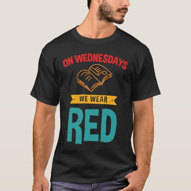 Camiseta Às quartas-feiras, Vestimos Red Teacher para Ed (Frente)