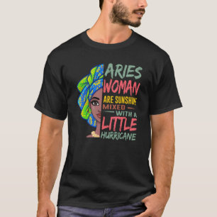 Camiseta As Raparigas São Brilhantes Misturadas Com Um Pequ