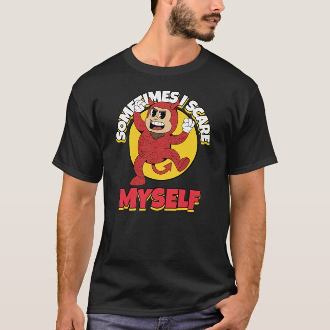 Camiseta Às Vezes Eu Me Assusto (Frente)