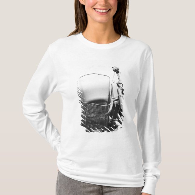 Camiseta Ásia, Japão, Tóquio. Cesta de bicicleta na Ginza (Frente)