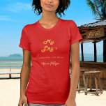 Camiseta Assinatura do logotipo da empresa Red Gold<br><div class="desc">Uma camiseta vermelha,  texto de ouro. Personalize e adicione o logotipo da sua empresa,  um texto e um nome,  assinatura (ou apague se não desejar)</div>