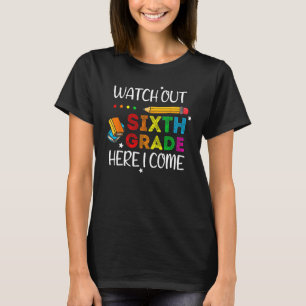 Camiseta Assista Ao Sexto Ano Aqui Volto À Escola K