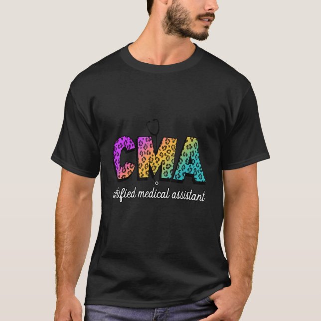 Camiseta Assistente Médico Certificado Cma Leopard Rainbow  (Frente)