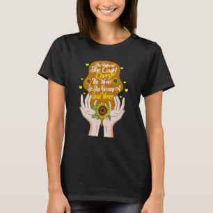 Camiseta Assistente Social Ela Acreditava Poder Mudar Flor
