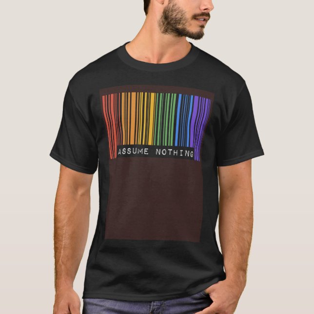 Camiseta Assume Nothing Barcode Gay Pride Flag Coming Out I (Frente)