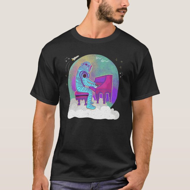 Camiseta Astronaut Playing Piano On A Cloud In Outer Space  (Frente)