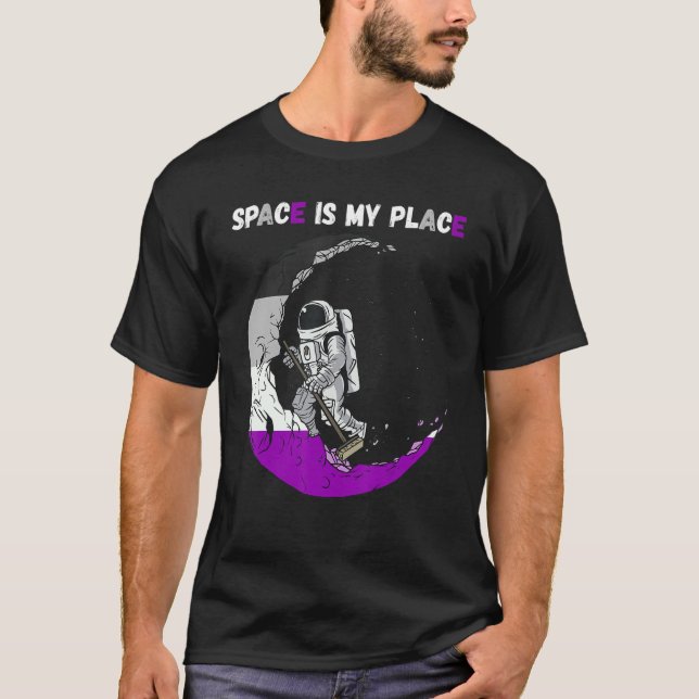 Camiseta Astronauta Assexual Lua Limpando Espaço de Asexual (Frente)