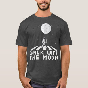Camiseta Astronauta Caminha Com A Camisa-Lua