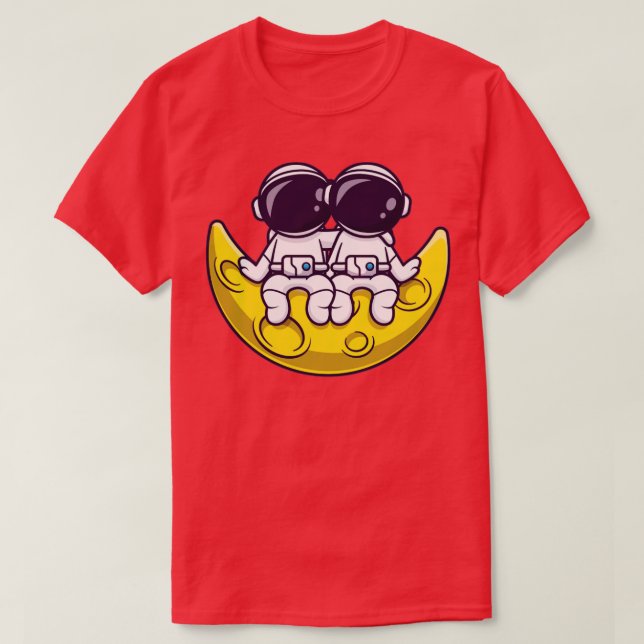 Camiseta Astronauta casal Sentado No Cartoon Da Lua (Frente do Design)
