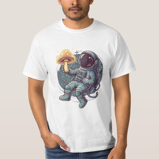 Camiseta astronauta com cogumelo espacial (Frente)
