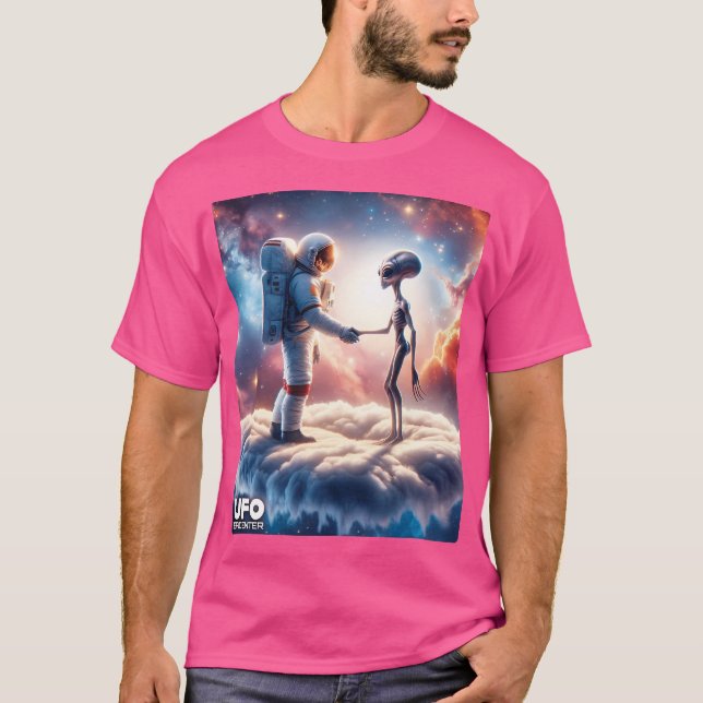 Camiseta Astronauta E Mãos Atacadas Extraterrestres (Frente)