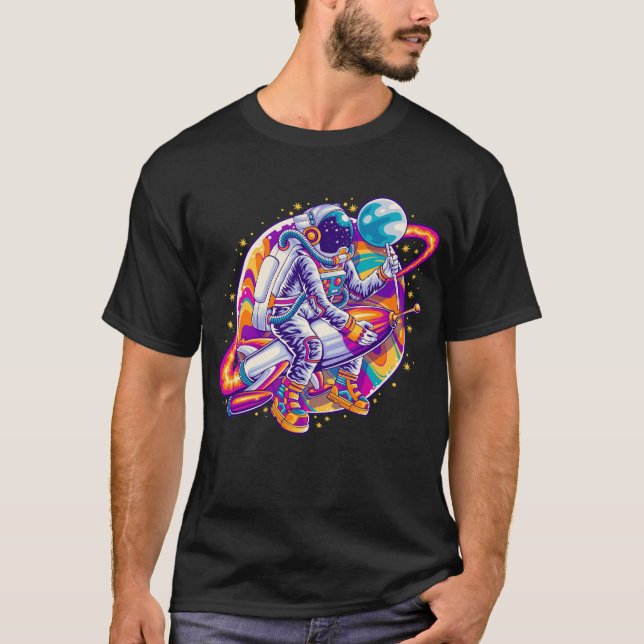 Camiseta Astronauta e Planeta Fantasia (Frente)