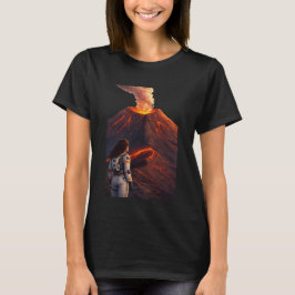Camiseta Astronauta Enfrentando Vulcão em Erupção