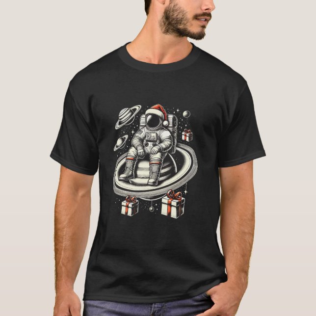 Camiseta Astronauta Espacial Saturno Santa Hat Natal Xmas (Frente)