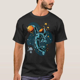 Camiseta Astronauta Está Jogando No Espaço
