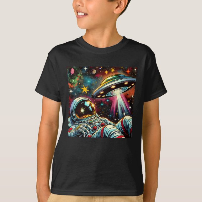 Camiseta Astronauta Flutuando no Espaço com uma Arte de IA  (Frente)