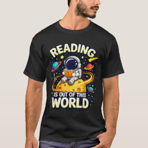 Camiseta Astronauta lendo livro amante do espaço para homen