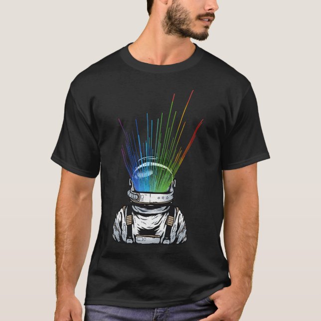 Camiseta Astronauta Luz Espacial - Raios Arco-Íris (Frente)