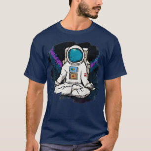 Camiseta Astronauta Meditando no Espaço Zen Artístico Legal