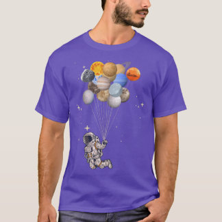 Camiseta Astronauta no Espaço Exterior segurando o laço dos