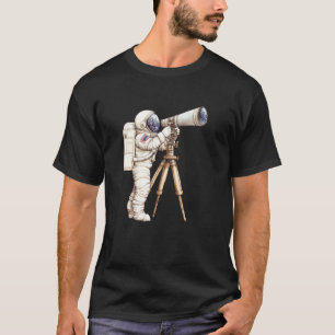 Camiseta Astronauta olhando as estrelas com um telescópio e
