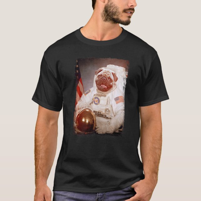 Camiseta Astronauta Pug Astronauta Missão Espacial da Lua A (Frente)