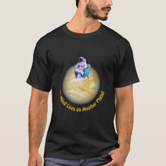Camiseta Astronauta Relaxado Sentado no Planeta