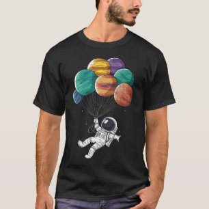 Camiseta Astronauta Segurando Balões de Planetas