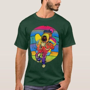 Camiseta Astronauta segurando bandeira LGBT Panseual Orgulh