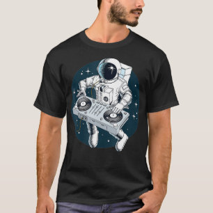 Camiseta Astronauta Tocando Turntables DJ em Estrelas Espac
