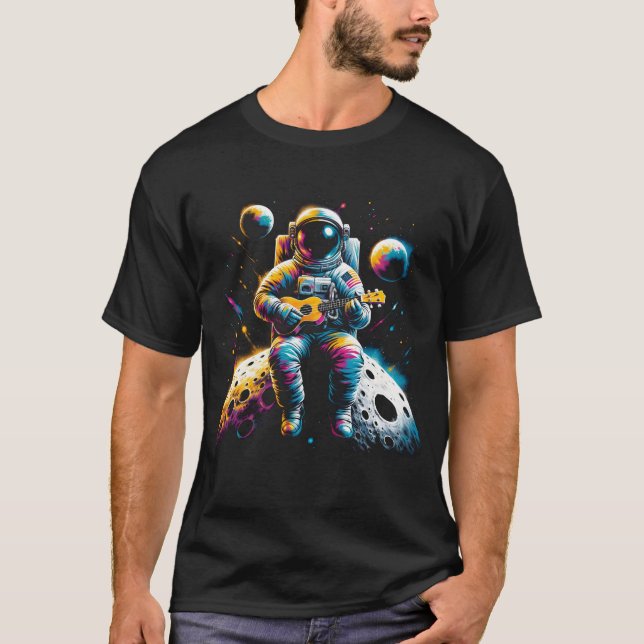 Camiseta Astronauta Tocando Ukulele no Espaço Jogador Ukule (Frente)