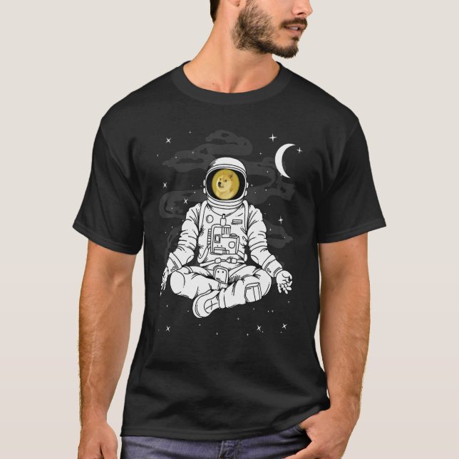 Camiseta Astronauta Yoga Dogecoin Cães Moedas Para A Lua Cr (Frente)