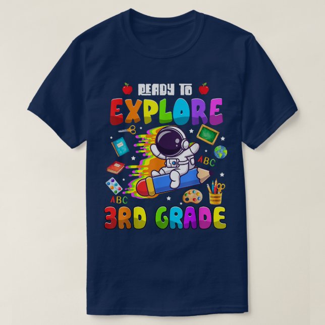Camiseta Astronautas bonitos estão prontas para explorar a  (Frente do Design)