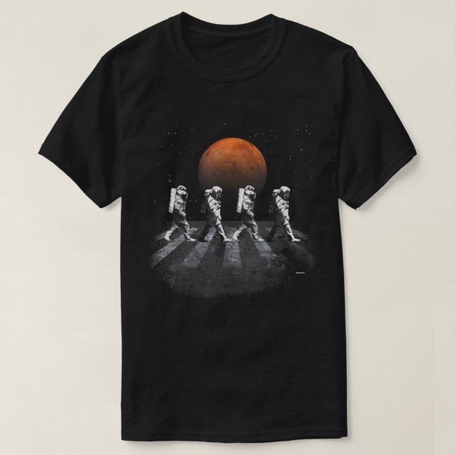 Camiseta Astronautas caminhando em Marte Ocupado no Espaço (Frente do Design)